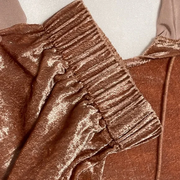 Anthropologie Crushed Velvet Hoodie Pink Gold Ruffle Accents Retro Lounge Large - Picture 5 of 9